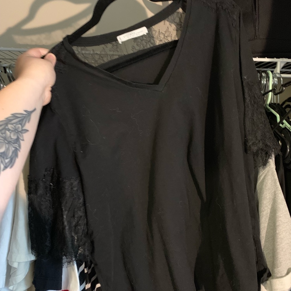 Violeta Black V-Neck with Lace Detail - L